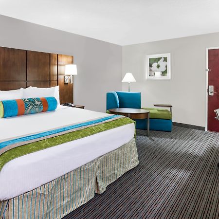 Holiday Inn Hotel & Suites Oklahoma City North By Ihg Buitenkant foto