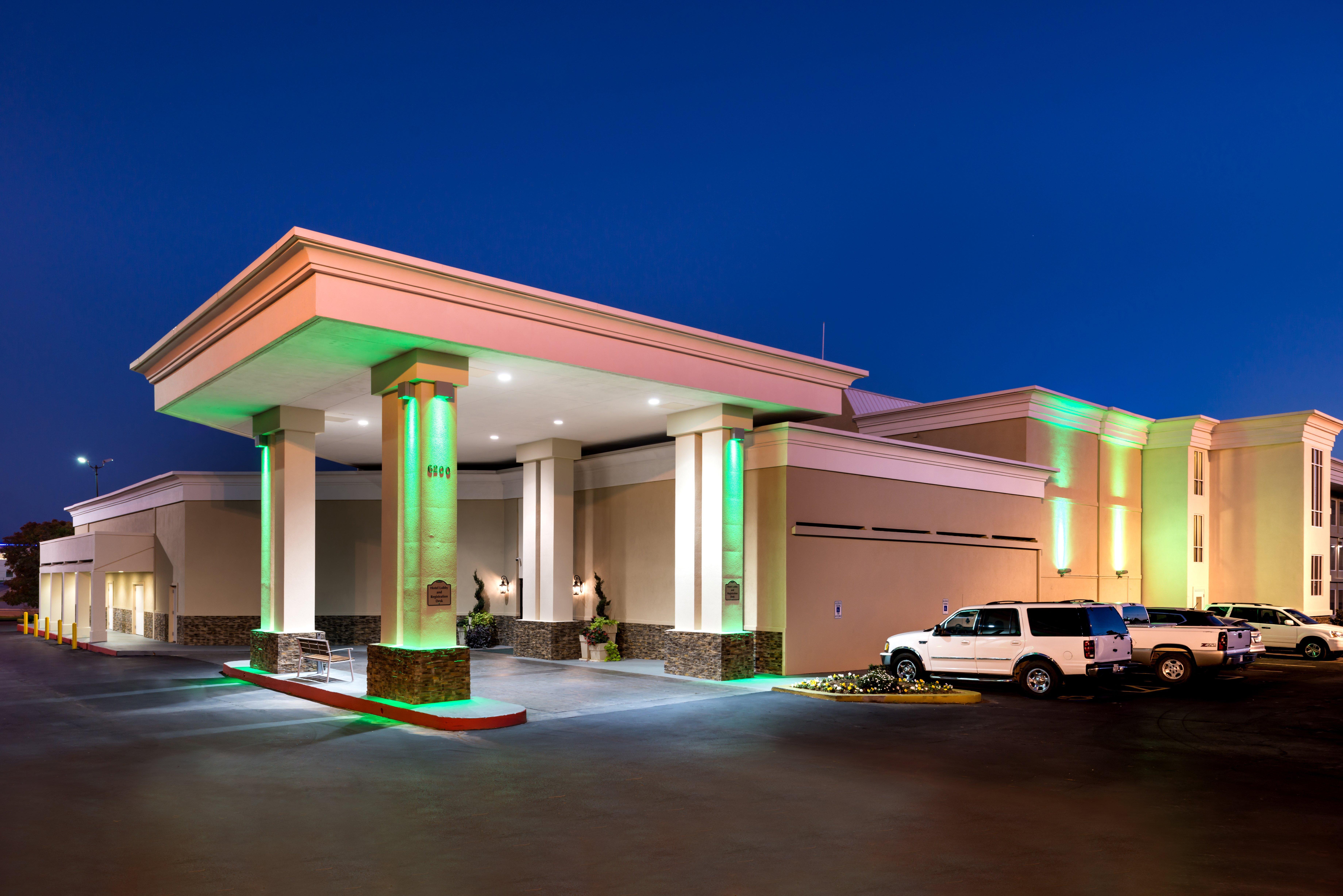 Holiday Inn Hotel & Suites Oklahoma City North By Ihg Buitenkant foto