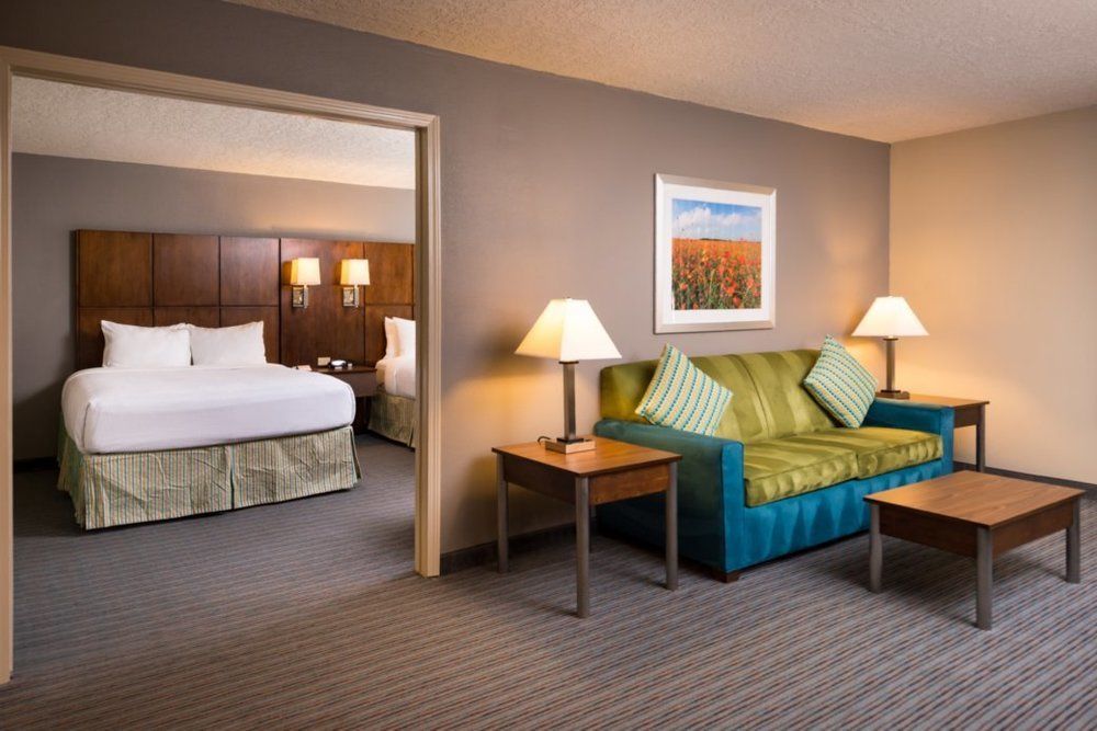 Holiday Inn Hotel & Suites Oklahoma City North By Ihg Buitenkant foto